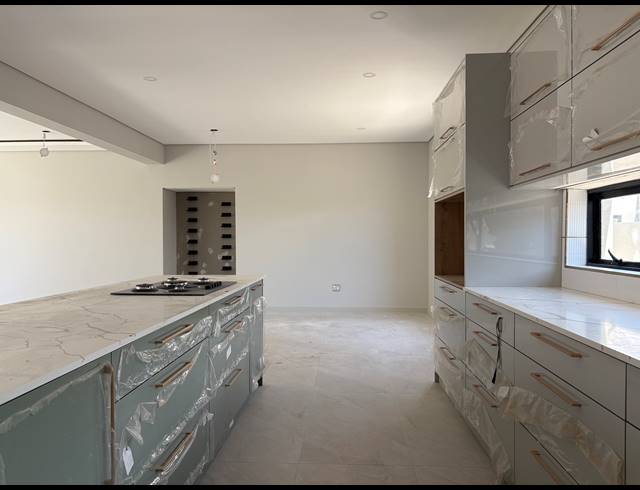 4 BEDROOM HOUSE FOR SALE IN SANDOWN